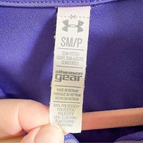 Under armour Purple Full Zip Activewear Lightweight Stretchy Jacket sz S/M - Picture 5 of 5